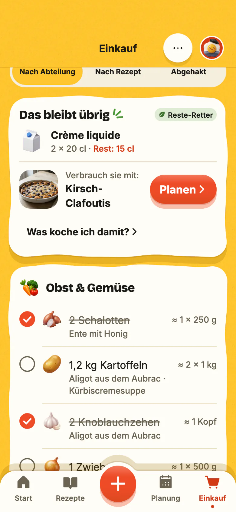 Die Einkaufsliste von Yumclip, nach Abteilung sortiert: Produkte werden eins nach dem anderen abgehakt, dann „Das bleibt übrig“ und das Rezept, das den Rest aufbraucht.